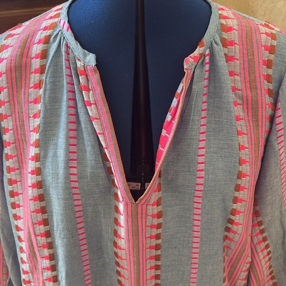 Velvet by Graham & Spencer Isla blue and pink boho peasant top. - Picture 7 of 12